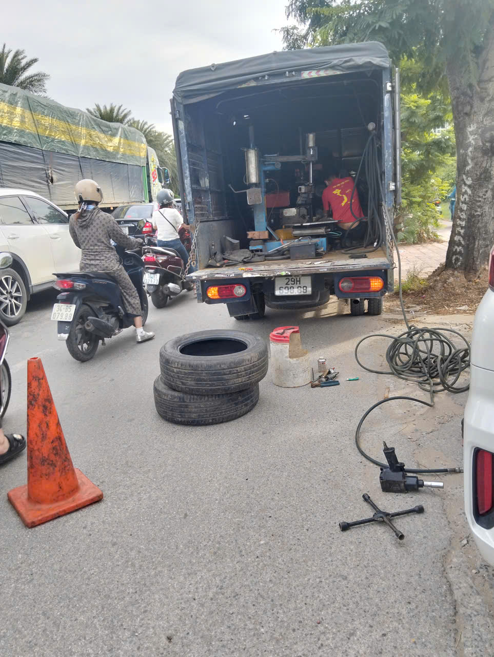 Vá lốp xe ô to gần nhất- vá lốp ô tô ở Hà Nội uy tín- 036.333.6980