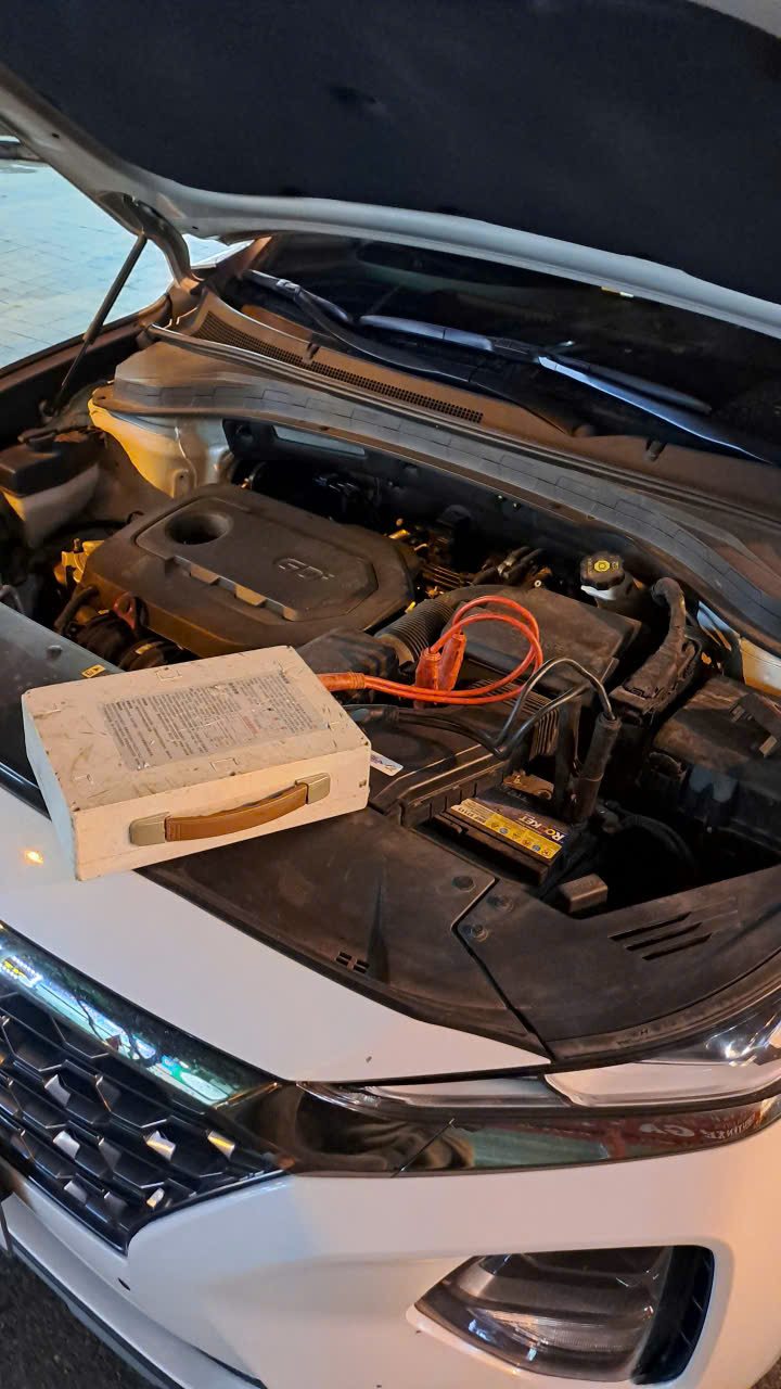 Thay bình ắc quy xe Ford Ranger- Gọi 036.333.6980