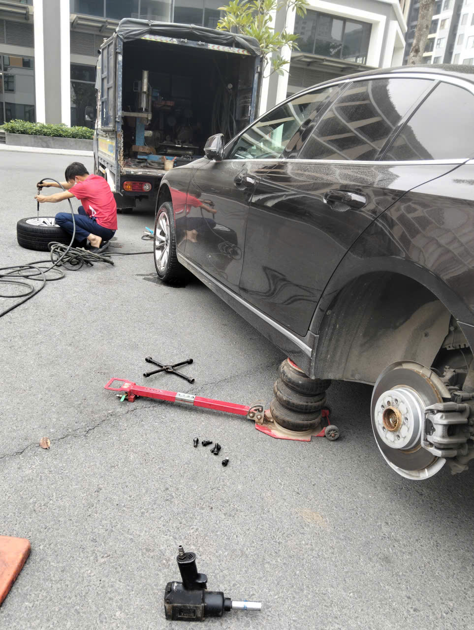 Vá lốp ô tô lưu động từ liêm- vá lốp xe ô tô 24h- Gọi 036.333.6980