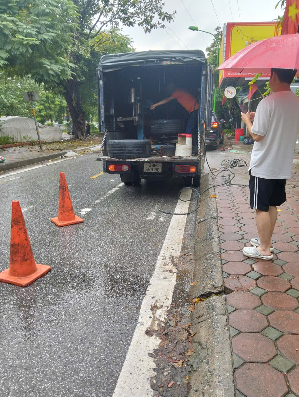 Vá lốp lưu động Thanh Xuân – Dịch vụ vá lốp Hà Nội- 036.333.6980