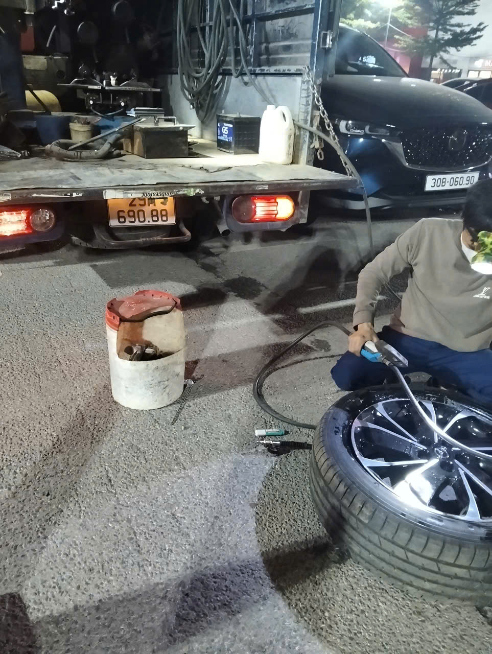 Vá lốp lưu động Đống Đa – Dịch vụ vá xe ô tô Hà Nội- 036.3336980